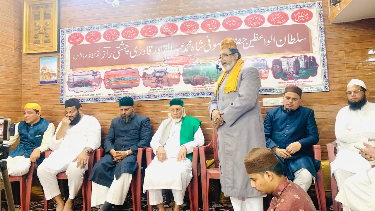 Hazrt Syed Ahmed Pasha Quadri sab ko Mauolana Syed Shah Liyaqat Hussain Razvi Al madani ka khiraj 