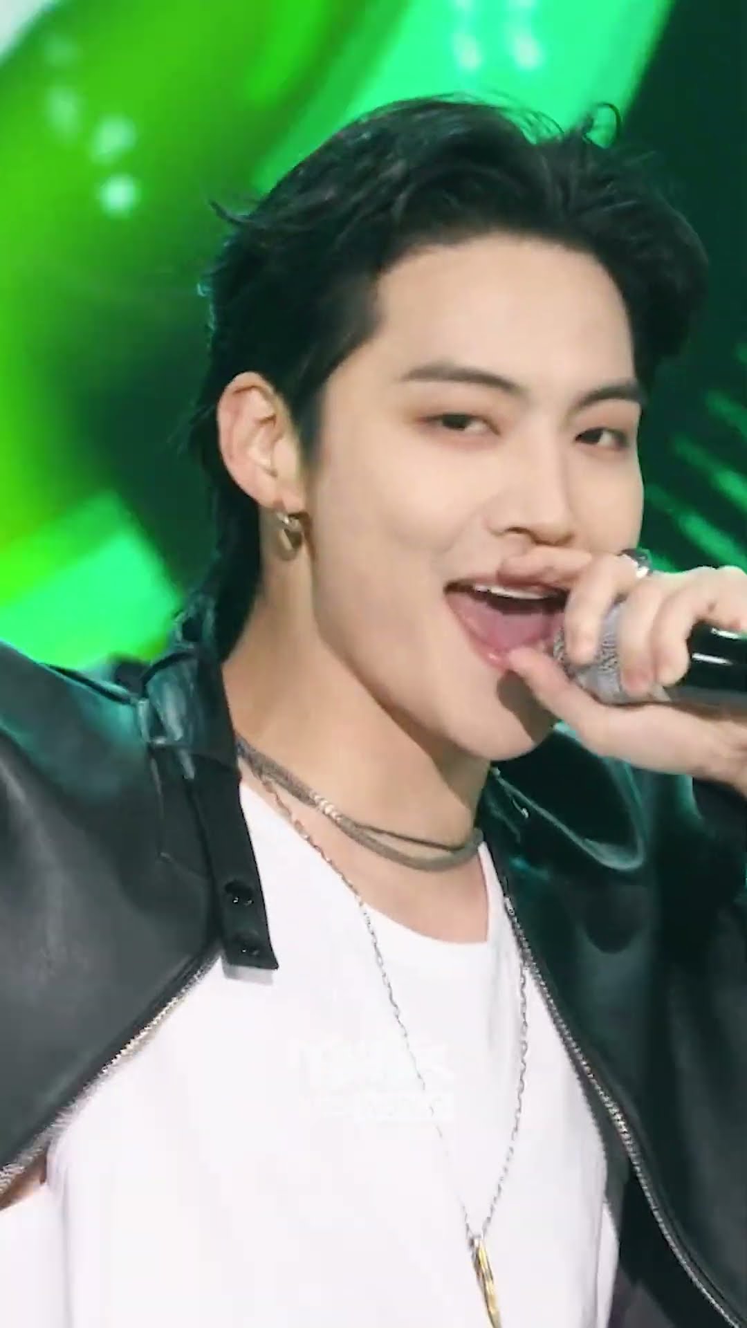 Crash - JAY B #Crash #JAYB #제이비 #Shorts #MusicBank | KBS WORLD TV