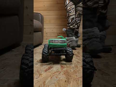 RC truck crush in mukluk boots #crunchyasmr #asmrcrunch #asmrsounds #winterboots #asmr