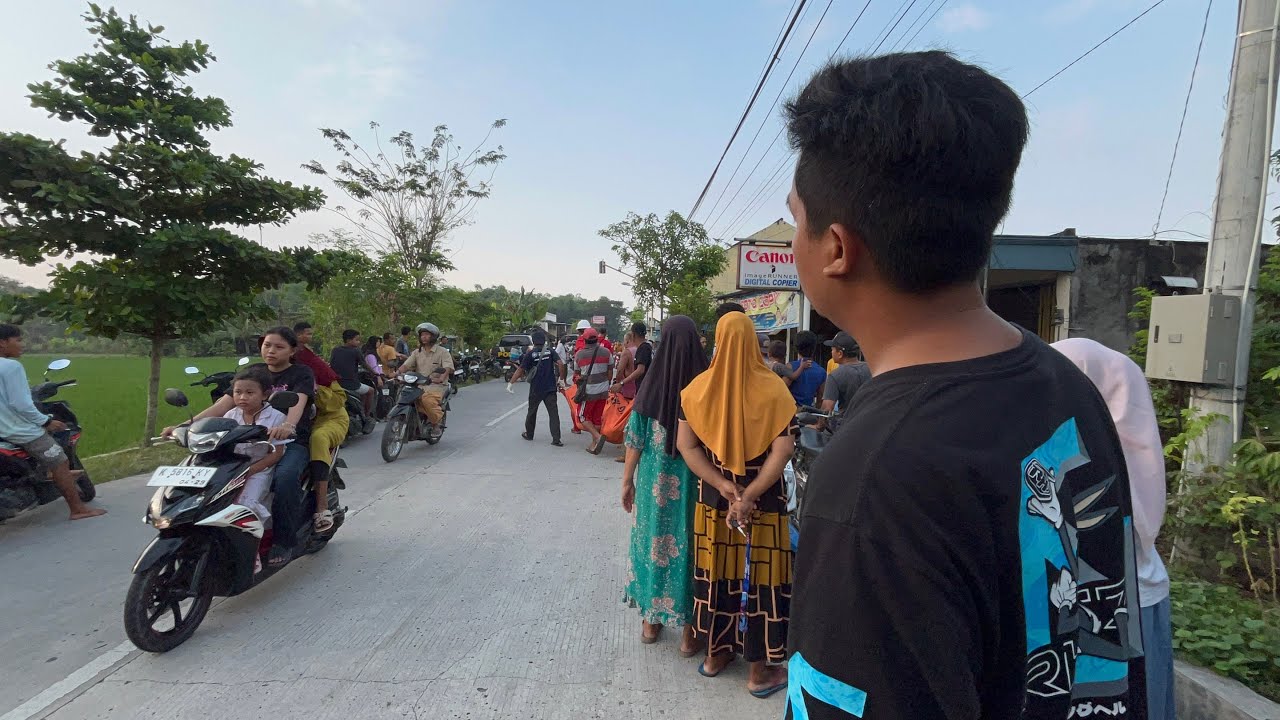 TELAH TERJADI LAKA KERETA API STASIUN KAPUAN DEKAT RUMAH JAKI !