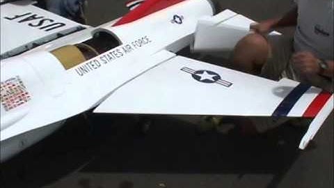 Skymaster F16 1/5 before fly