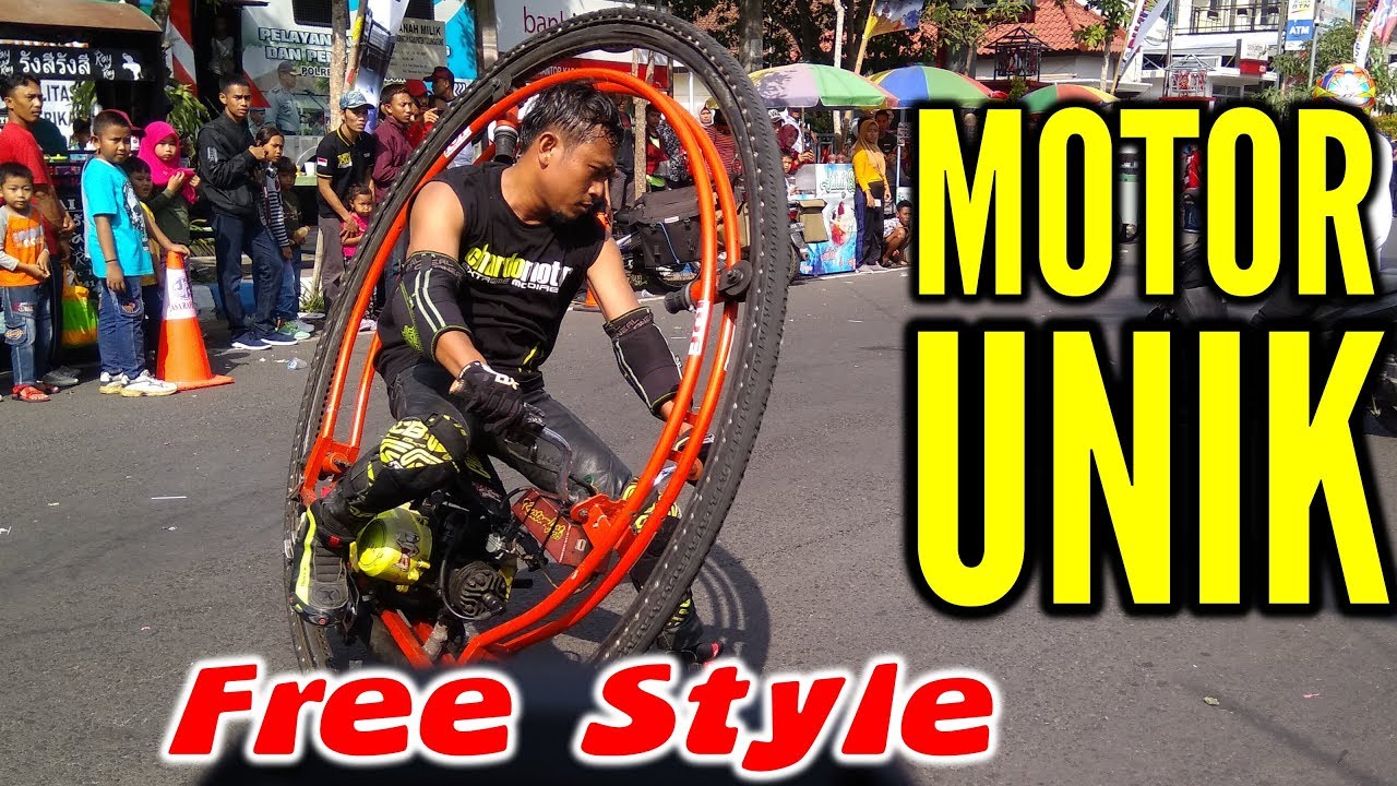 Atraksi MOTOR UNIK berbentuk aneh 