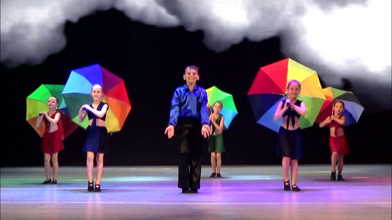 улетай туча танец с зонтиками для детей. радуга танца. туча детский танец. танец тучка. детский костюм капелька.