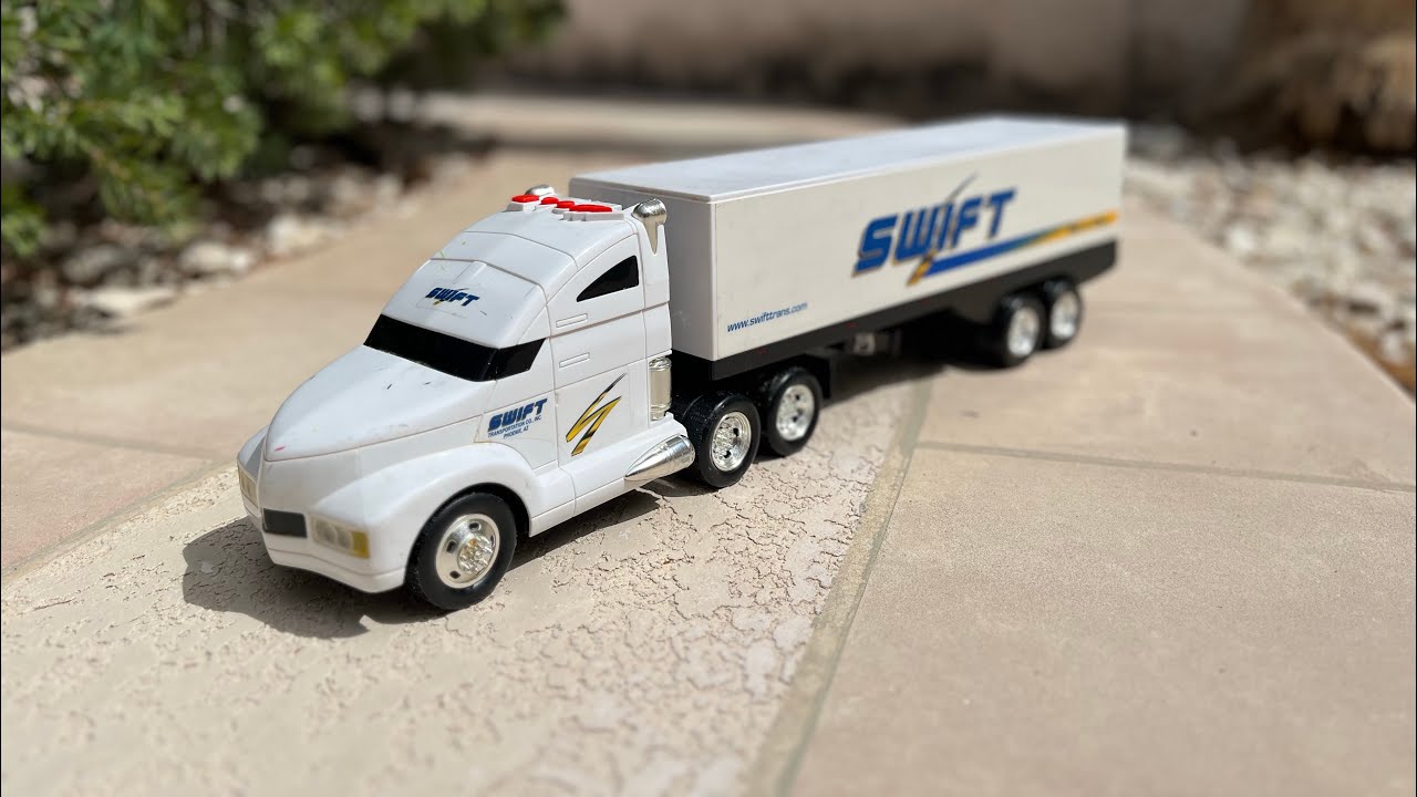 2012 T.S.I Road Rippers Big Rig Hauler '02 Cross-Country Semi Truck Swift Hauler