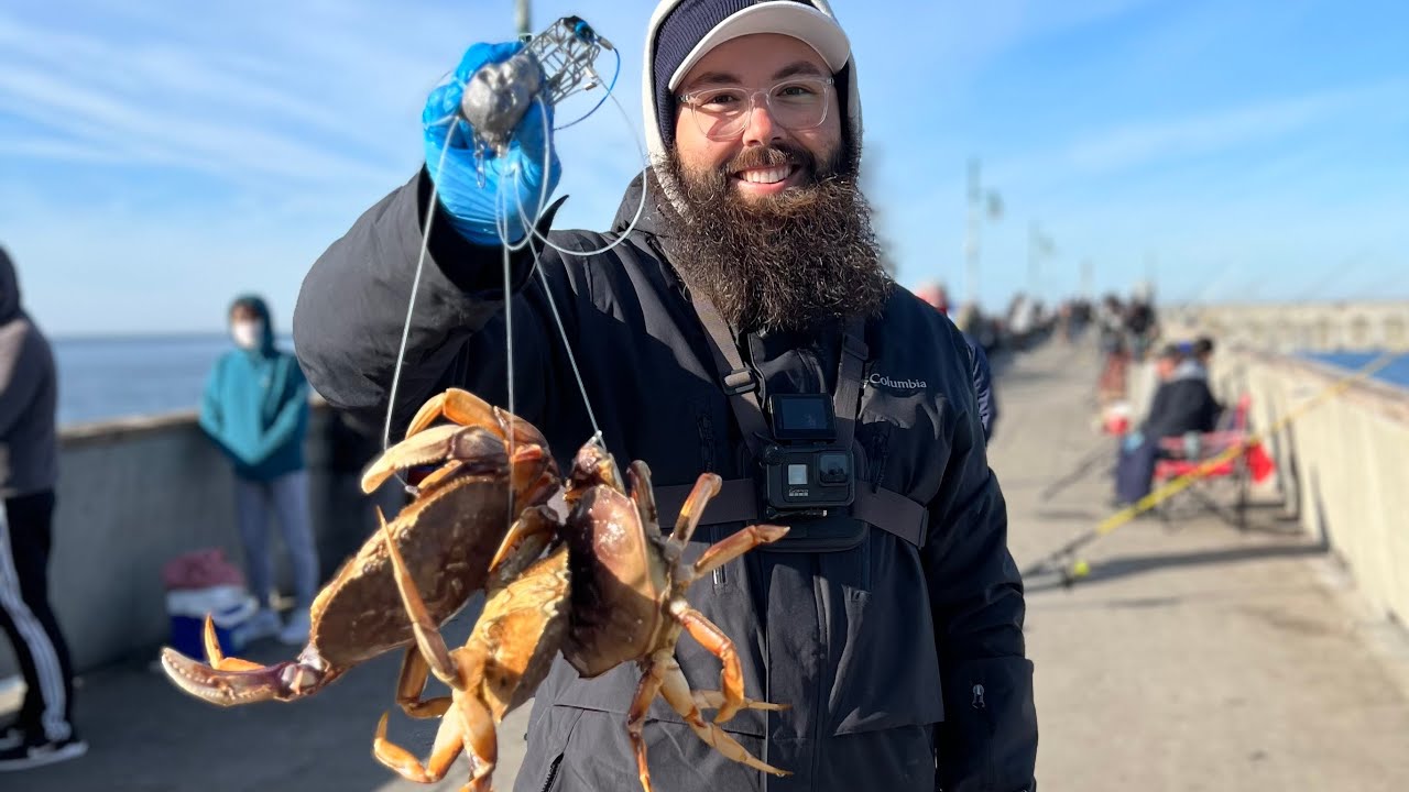 Pacifica Pier Crabbing for Dungeness with Snares. Northern California Crab  Snaring 