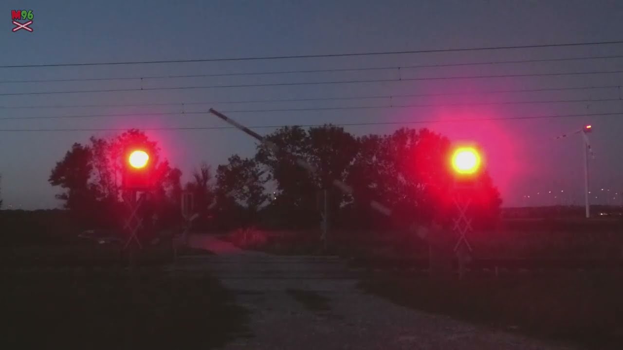 Eisenbahnkreuzung Bruckneudorf (A) - 8.9.2025 / Ž. přejezd / Austrian railroad crossing