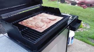 GRILLING JENNIE-O SEASONED TURKEY BURGERS ON YOSHI COPPER INFUSED GRILL MAT