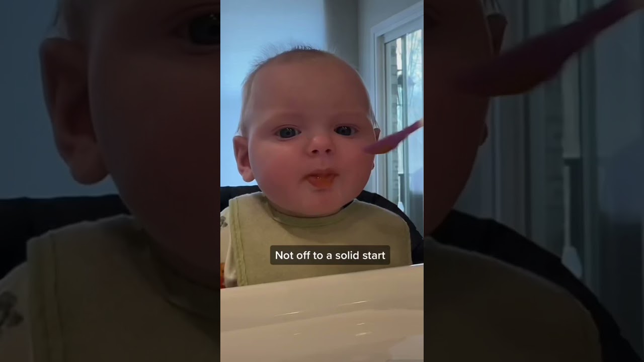 Baby tries peaches 