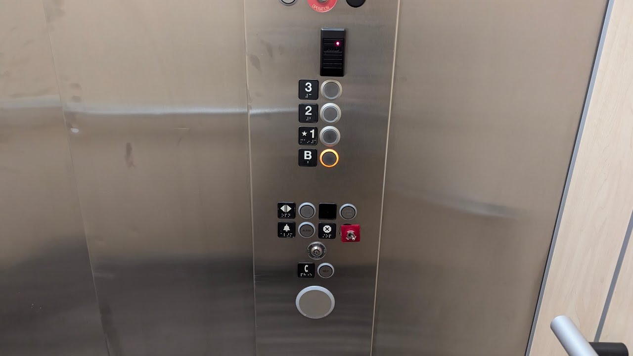 MUST WATCH: GETTING STUCK IN A KONE ECODISC MRL TRACTION ELEVATOR CAUGHT ON CAMERA!!