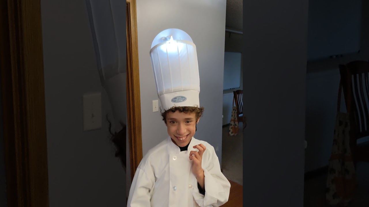 Ratatouille Adventure Light-Up Chef Hat 