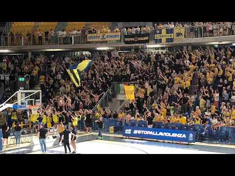 Video Basket serie B, Vigevano vicino alla finale playoff. Pallavolo, Universo in Volley promosso in B1