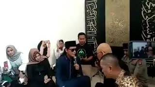 Detik detik deddy corbuzier mengucapkan kalimat syahadat dan resmi masuk islam