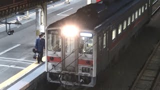 【留萌本線廃止】夜の深川駅の跨線橋から見ろしたキハ54形の乗務員交代