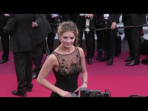 actress-mischa-barton-on-the-red-carpet-of-loving-at-the-cannes-film-festival-2016