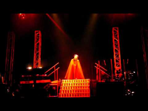 Eason's Moving On Stage 17 Los Angeles - 浮誇 Part 1