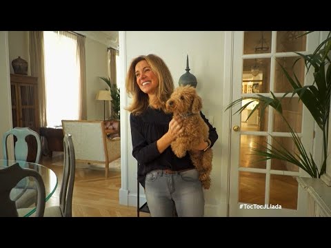 Video: Cómo decorar una sala de estar en un apartamento?