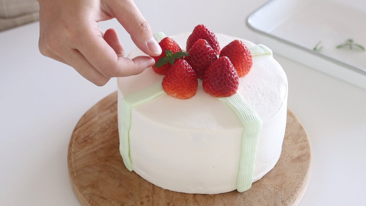 クリスマスに♡いちごとピスタチオのショートケーキ Strawberry & Pistachio Short Cake｜HidaMari Cooking