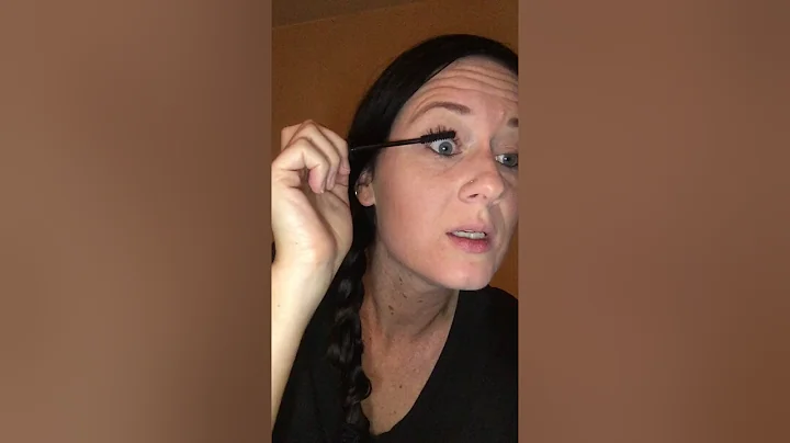 Younique 3D+ Fiber Lash Application
