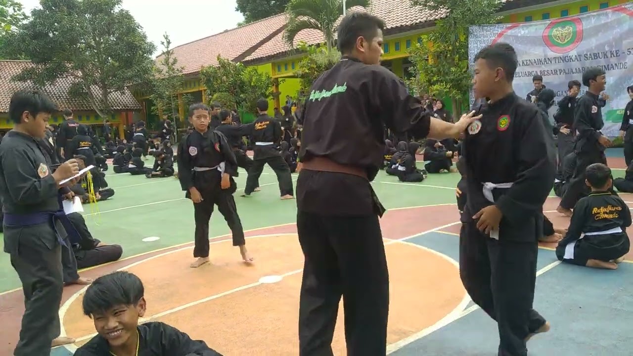 UJIAN KENAIKAN SABUK Tingkat Dasar keluarga BESAR PADJADJARAN CIMANDE KE 53