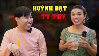 Huỳnh Đạt - Huỳnh My ghé thăm Ty Thy Vlog, hai chị em quậy chấn động tiệm Gỏi đu đủ