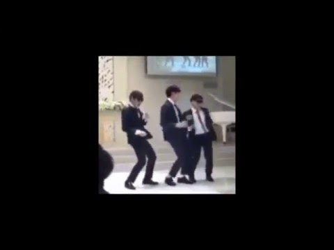 Ryu Jun Yeol dancing to Uptown Funk || Reply 1988&#39;s Jung Hwan