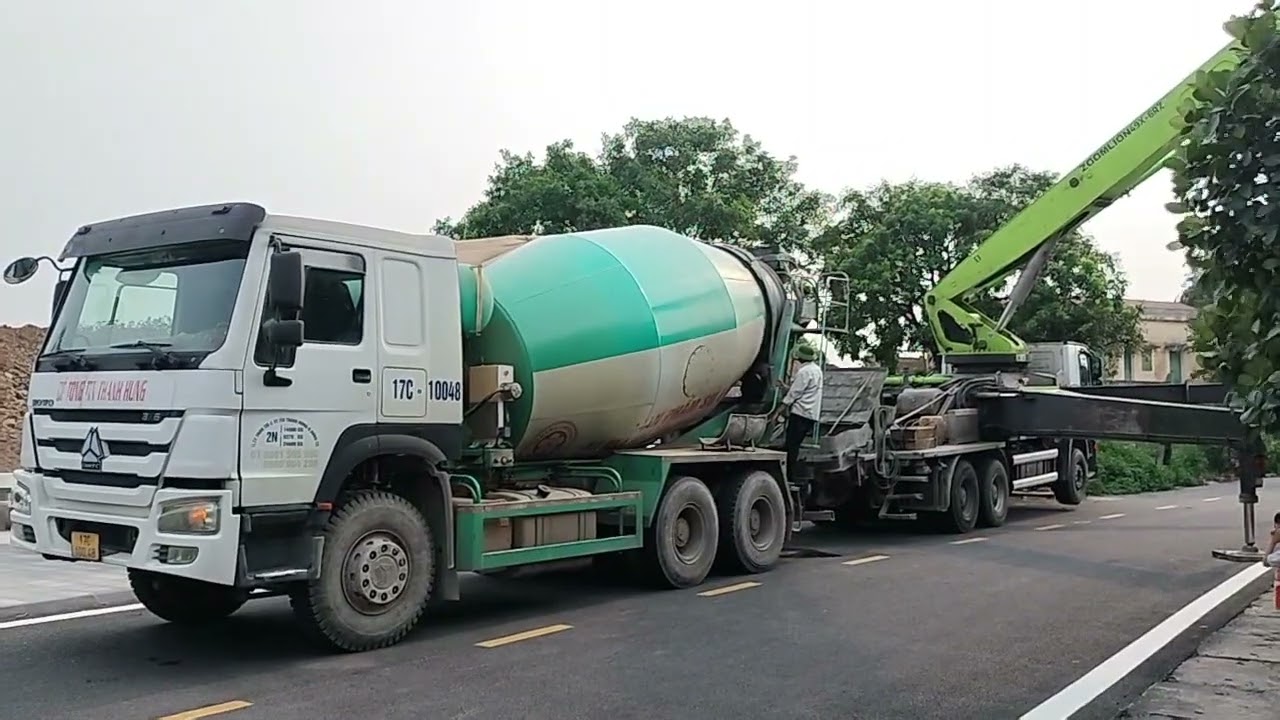 Giant tank truck and huge concrete pump working | Xe bồn khổng lồ và máy bơm Bê tông cực to làm việc