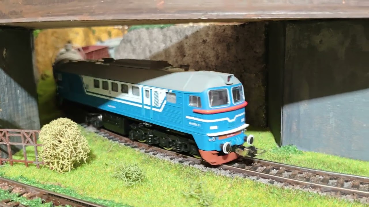 Тепловоз М62 КЛГ (AliExpress),+6 грузовых вагонов, H0, 1:87, г. СПб, 28.09.2025г. (4K UHD)