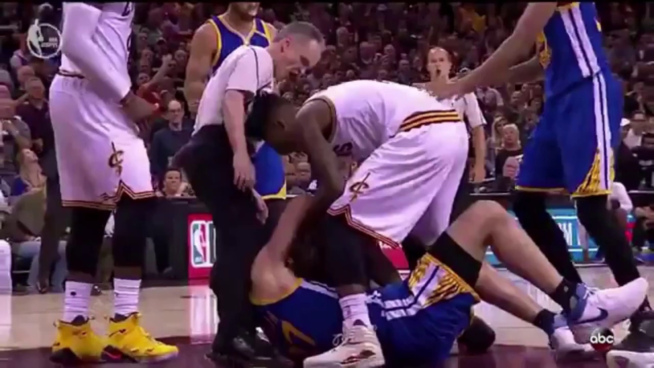 Zaza Pachulia clearly punched Iman Shumpert's groin and didn't get a personal foul