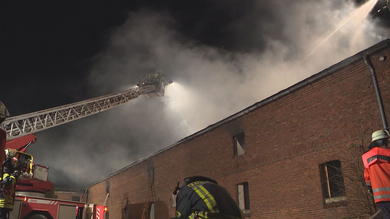 Großfeuer auf Schweinehof - Landkreis Rotenburg (Wümme) - 17.11.2016