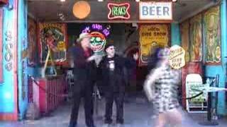 Los Straitjackets & the Pontani Sisters - "Twistin' Gorilla" (Official Video) chords