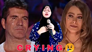 Astagfirullah robbal baroya // Muslim women pray very sweetly making everyone cry