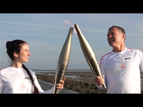 JO PARIS 2024 - La flamme olympique a traversé la Vendée jusqu'aux Sables-d'Olonne