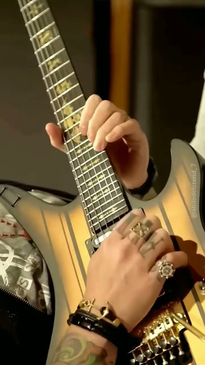 Avenged Sevenfold - Shepherd of fire Synyster Gates guitar solo 🎸 #avengedsevenfold #synystergates