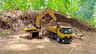 Excavator looking for soil cargo for dump truck  truck dump muatan tanah  Rc Construction Vehicl