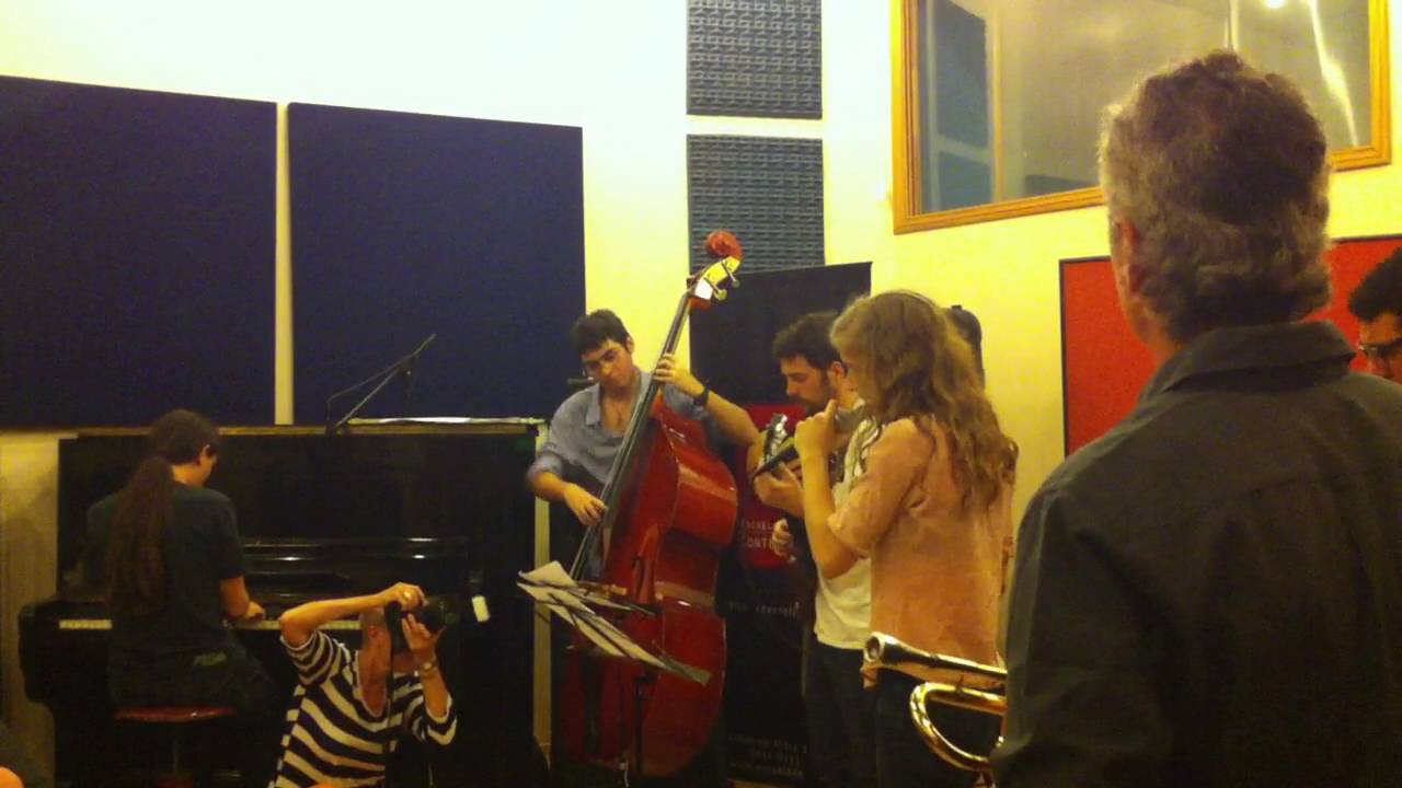 Pithecanthropus Erectus (C. Mingus) - Muestra de Ensamble