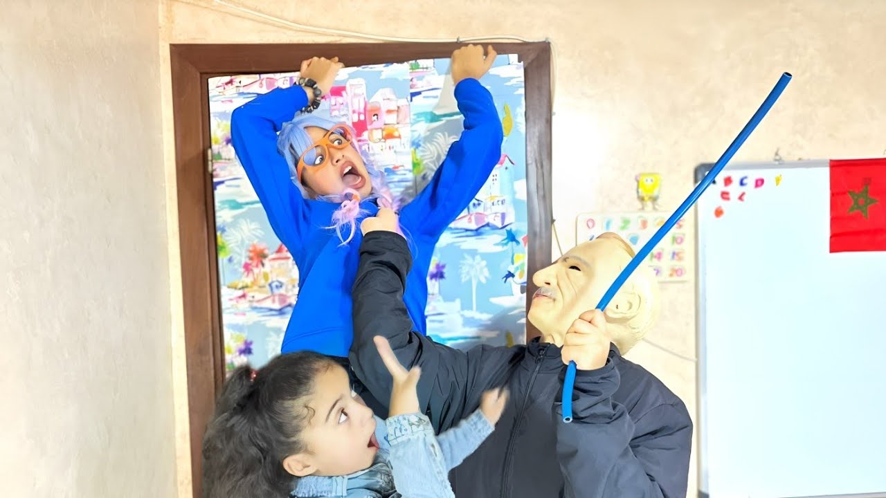 المدير سلخ ميساء وعلقها فالباب ديال القسم ❌😱