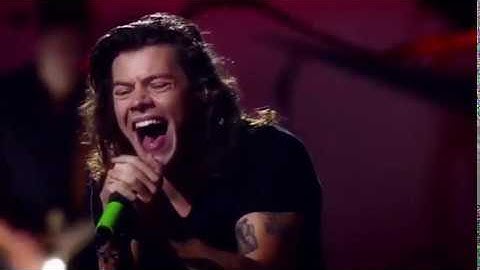 One Direction - Drag Me Down live (2015)