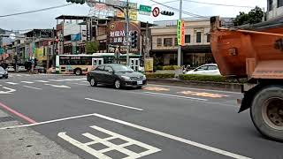 859路線公車行經迴龍郵局(西元2021年04月04日)