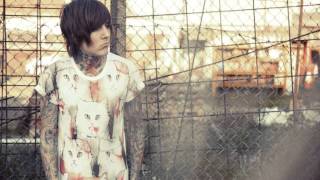 Download lagu Bring Me The Horizon - Can You Feel My Heart [High Quality]