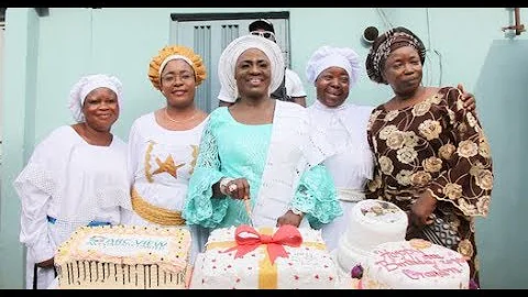 Swag! Mama Rainbow dance Shaku Shaku while cutting cake with her friends &family on her birthday