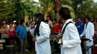 Video thumbnail of "El Chino y la ReVelion"