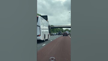 🌴☀️🏖️Traffic Alert: Major Jam on M4 Heading Towards London