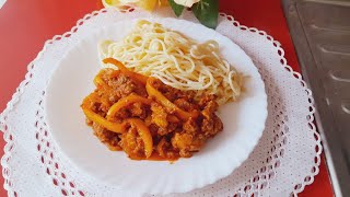 See this amazing preparation of mixed chicken breast and grinding beef sausage for spaghetti.