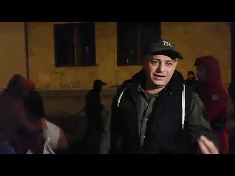 პარლამენტთან მისასვლელი გზა ქვიშის ტომრებით ჩახერგეს