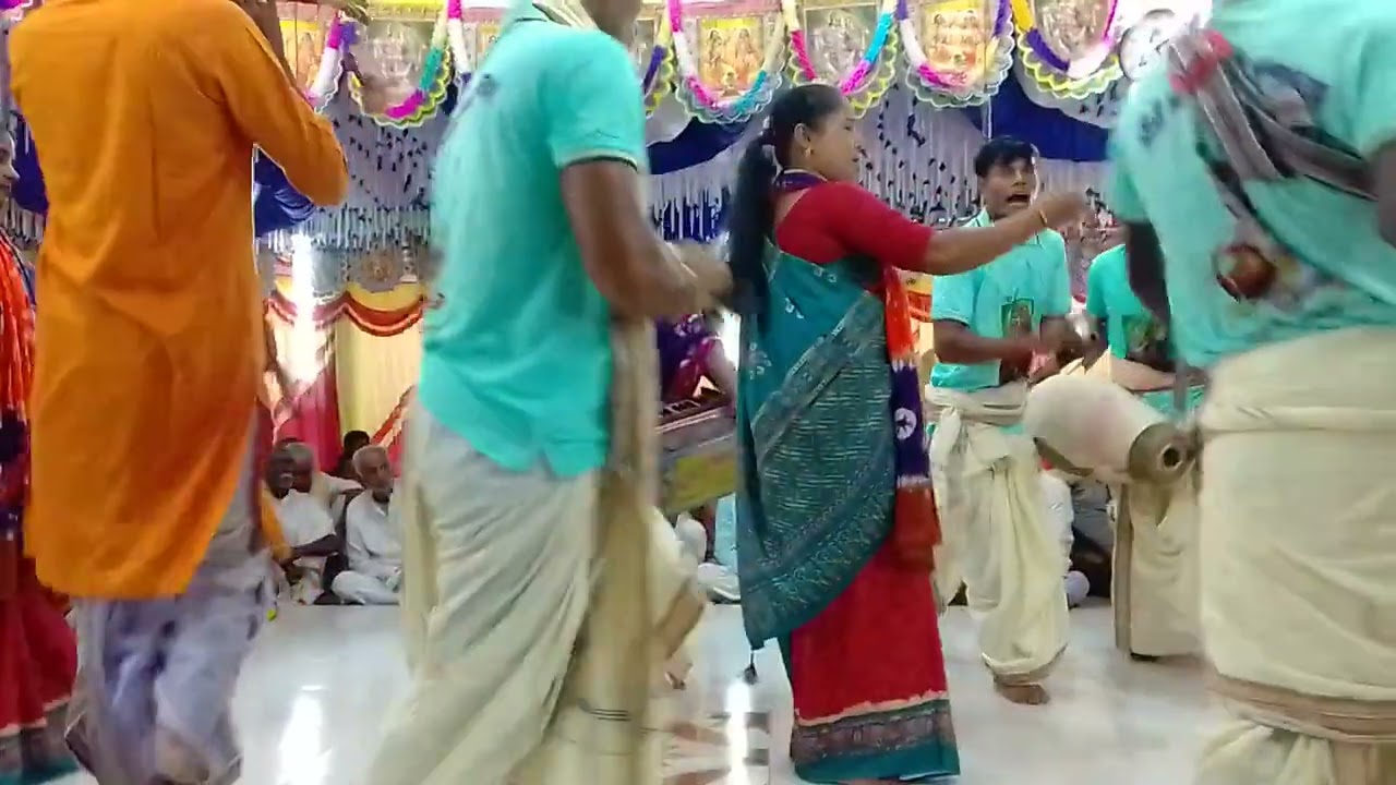 শ্রী শ্রী মা ভগবতী সম্প্রদায় নতুন শিল্পীদের নিয়ে আসর মাতিয়ে দিল।।। 