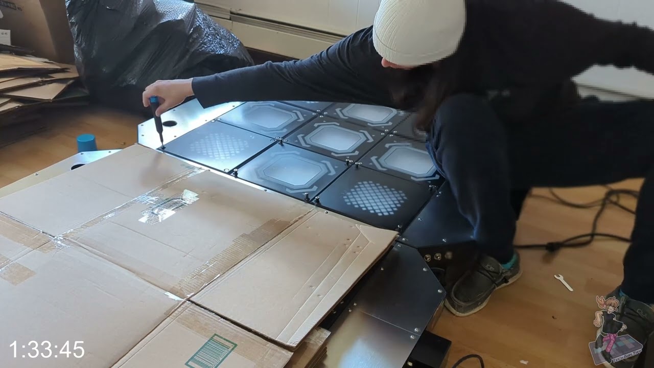 (0162) Tiff Deep Cleans Her StepmaniaX Pads