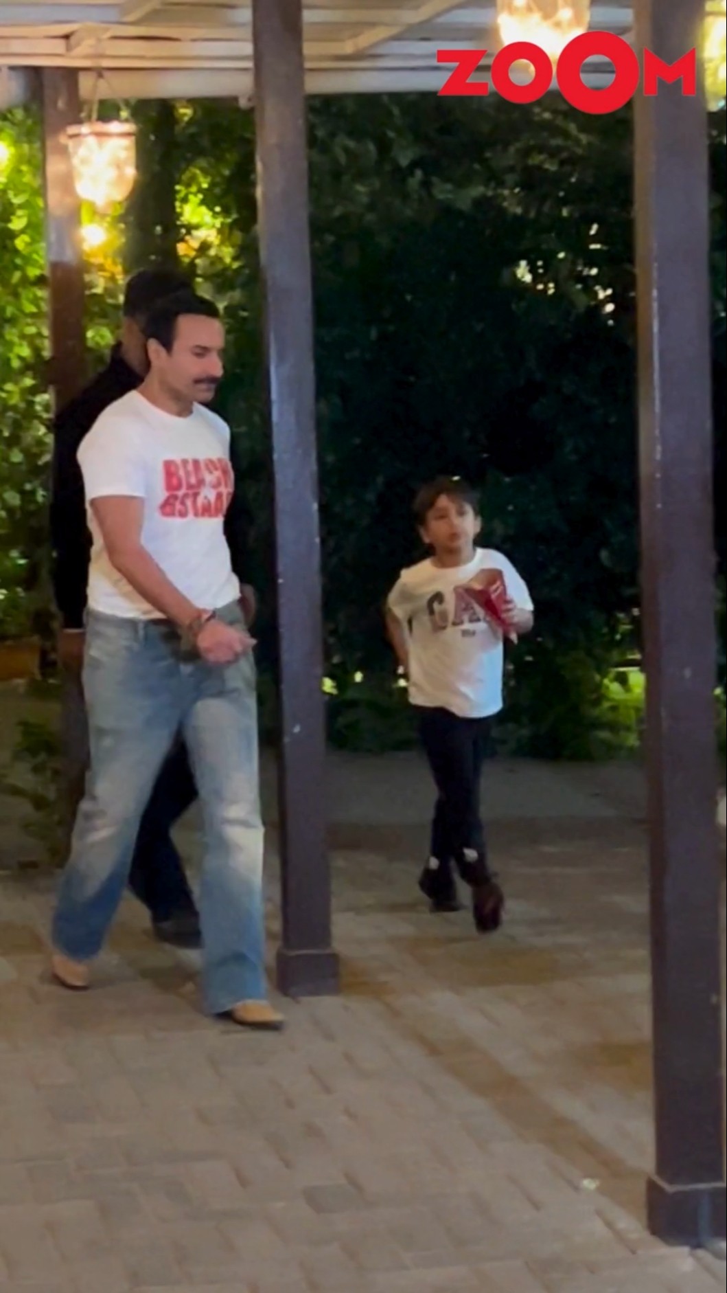 Saif Ali Khan LEAVES with son Taimur after attending Randhir Kapoor's Birthday bash #shorts