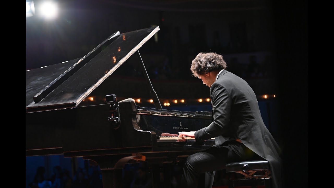 Arabian theme au théatre national algérien (ancien opéra d'Alger)-prix du président de la république