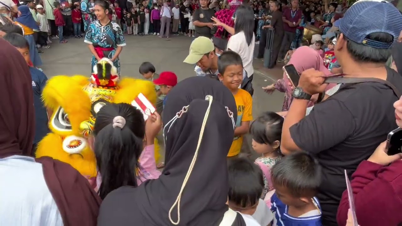 Abang dan Kakak Nonton Barongsai di The Park Sawangan Imlek 2026