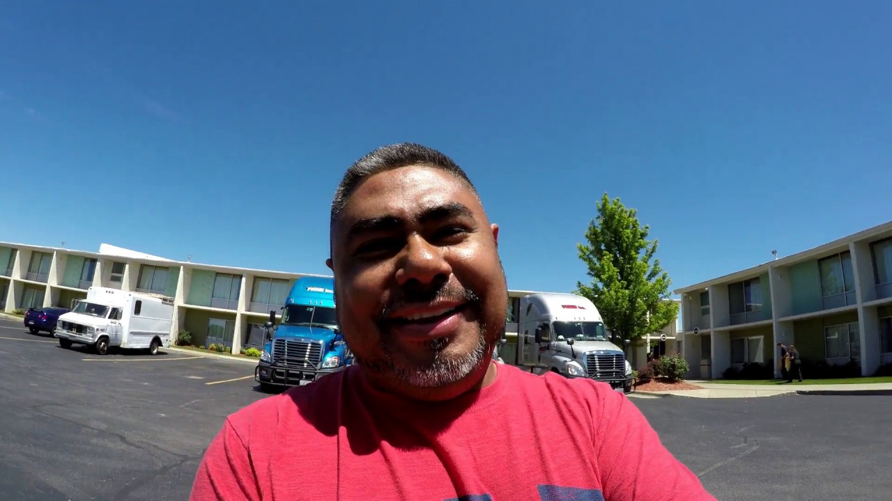 Female Truck Drivers - Highway Diamonds (Tiffany Hanna)